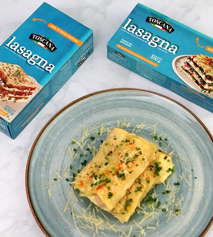 Rollitos de lasaña en salsa Alfredo